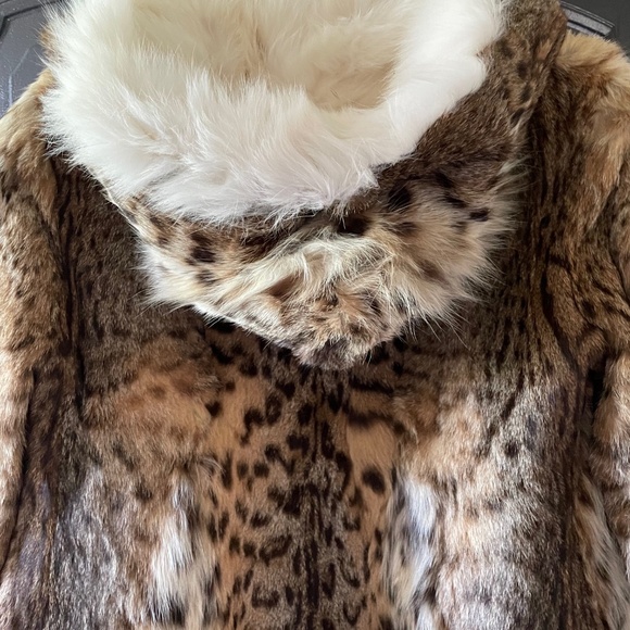 Auth. stunning real lynx fur coat with white fur trim, NWT, pristine, M-L - Picture 4 of 7